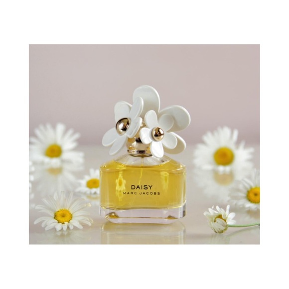 2 x MARC JACOBS Daisy Eau de Toilette Sample - .04 fl oz ea. NEW ON CARD - Picture 5 of 6